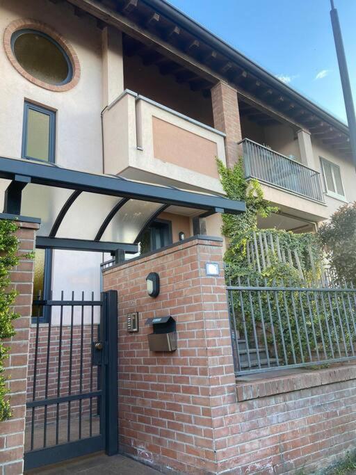 Mairano Intero Bilocale Con Terrazzo Vicino A Milano 아파트 외부 사진