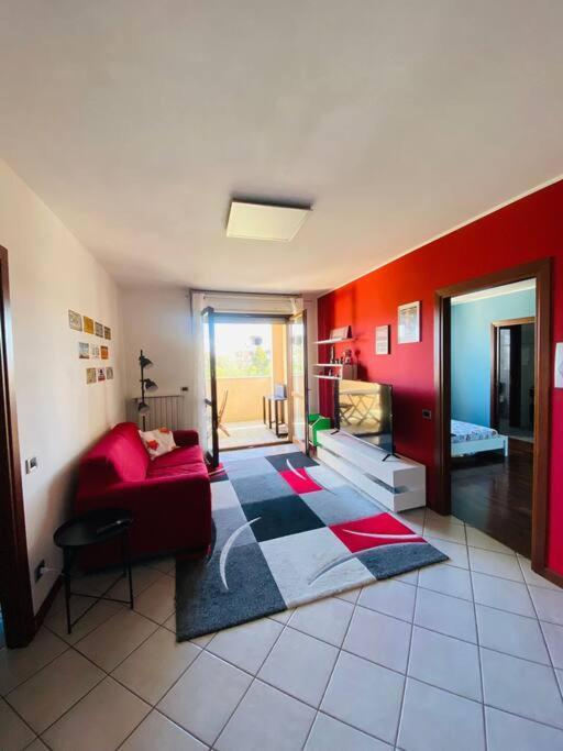 Mairano Intero Bilocale Con Terrazzo Vicino A Milano 아파트 외부 사진