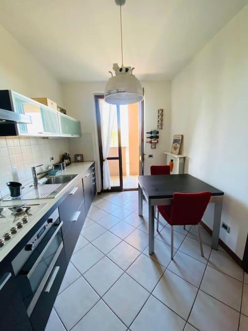 Mairano Intero Bilocale Con Terrazzo Vicino A Milano 아파트 외부 사진
